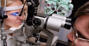 Описание лазерной хирургии для лечения глаукомы глаз