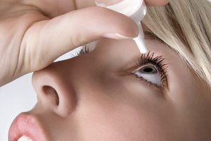Закапывание глаза Витабактом