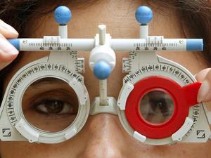 Приспособление для проверки остроты зрения