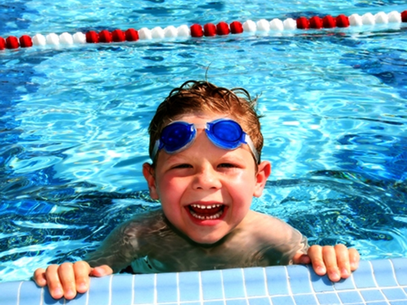 Плавание укрепляет здоровье и полезно для глаз