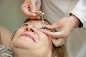 Лечение глаукомы глаз народными средствами в домашних условиях