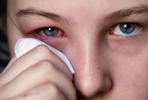 Побочные эффекты глазных капель Хилабак и противопоказания к применению