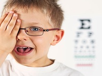 Лечение близорукости глазными каплями