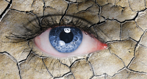 Какие средства помогают бороться с синдромом сухого глаза