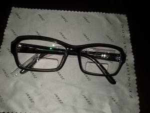 Бифокальные очки состоят из сдвоенных стекол