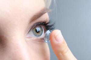 Особенности использования торических контактных линз